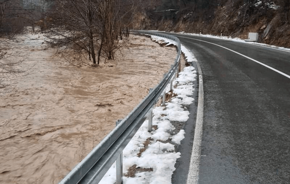 I POSLE MESEC DANA OD POPLAVA LESKOVAČKA SELA I DALJE BEZ STRUJE: Vanredna situacija na snazi do daljeg